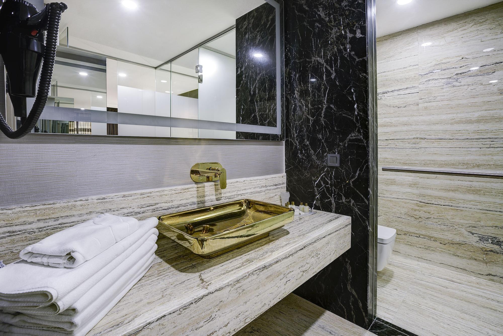 Nobel Hotel Mersin  Exterior photo